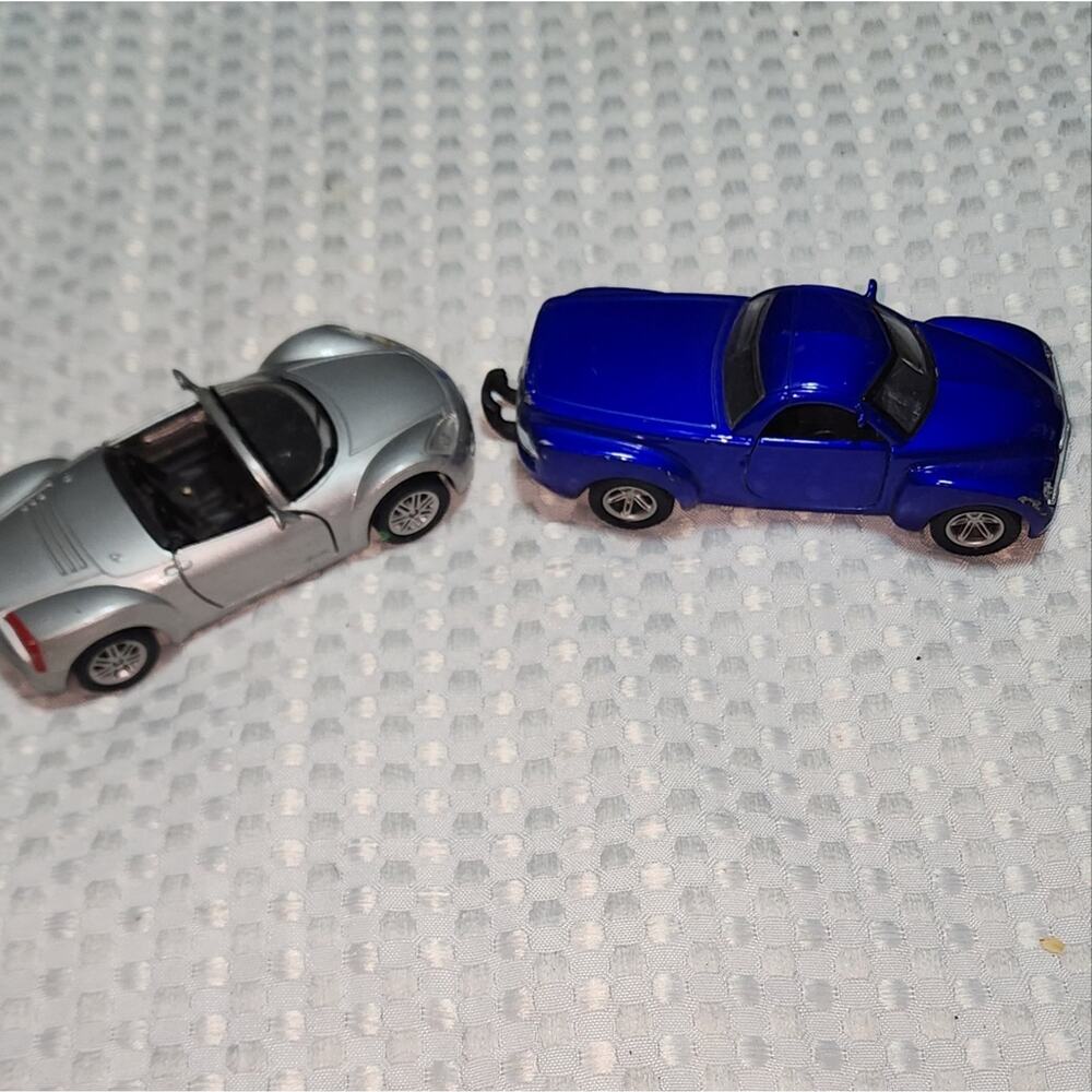 MAISTRO EUC 2 CAR 2000 CHEVROLET and PLYMOUTH PRONTO SPYDER SCALED CARS